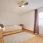 Chalé In Thun, Modern, Spacious, Perfect Location *