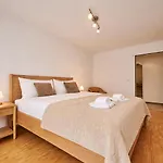 In Thun, Modern, Spacious, Perfect Location * Thun