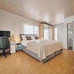 In Thun, Modern, Spacious, Perfect Location Chalé