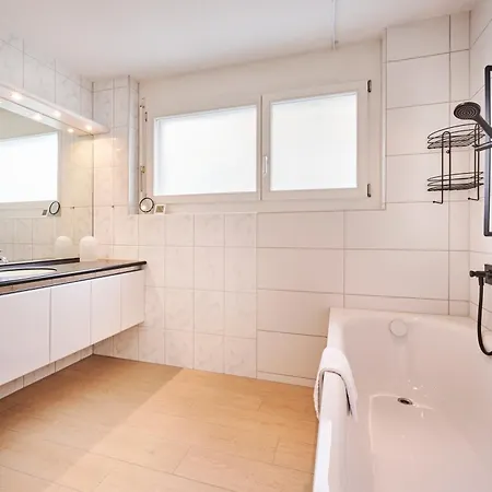 In Thun, Modern, Spacious, Perfect Location Dağ evi Thun