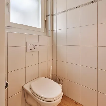 In Thun, Modern, Spacious, Perfect Location Chalet *